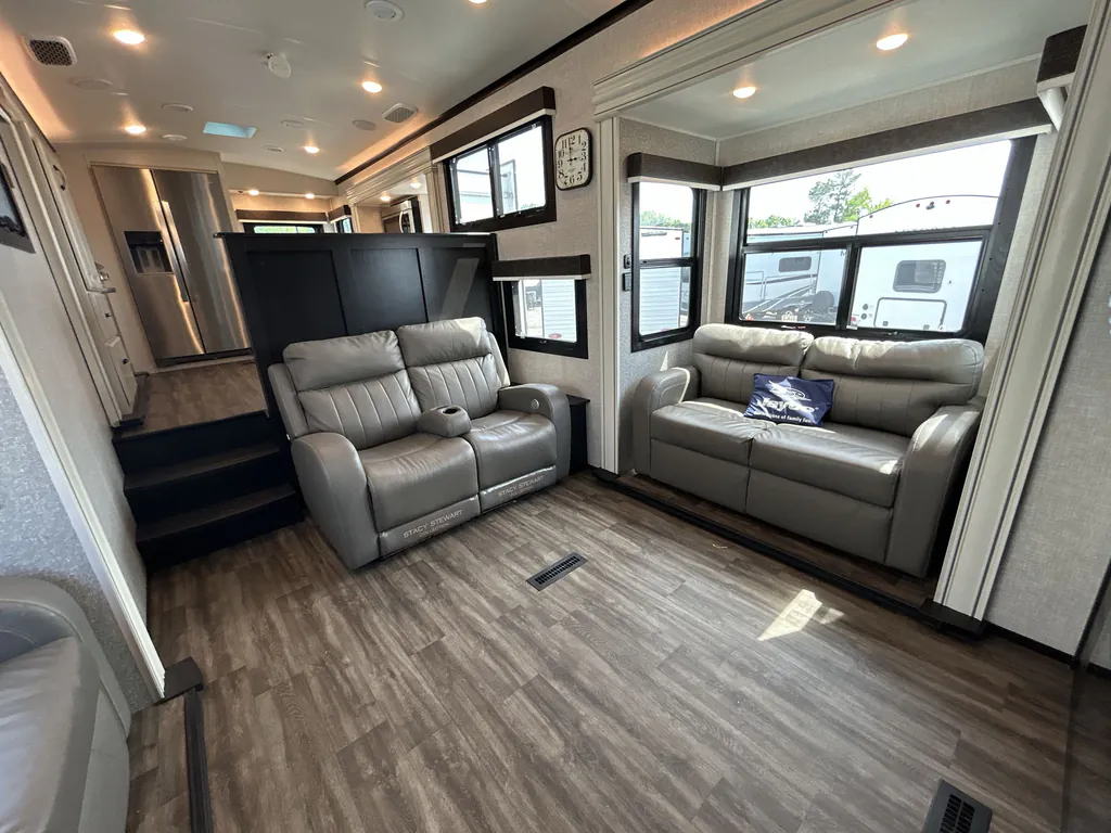 2023 Jayco North Point 380RKGS, Photos photo 22