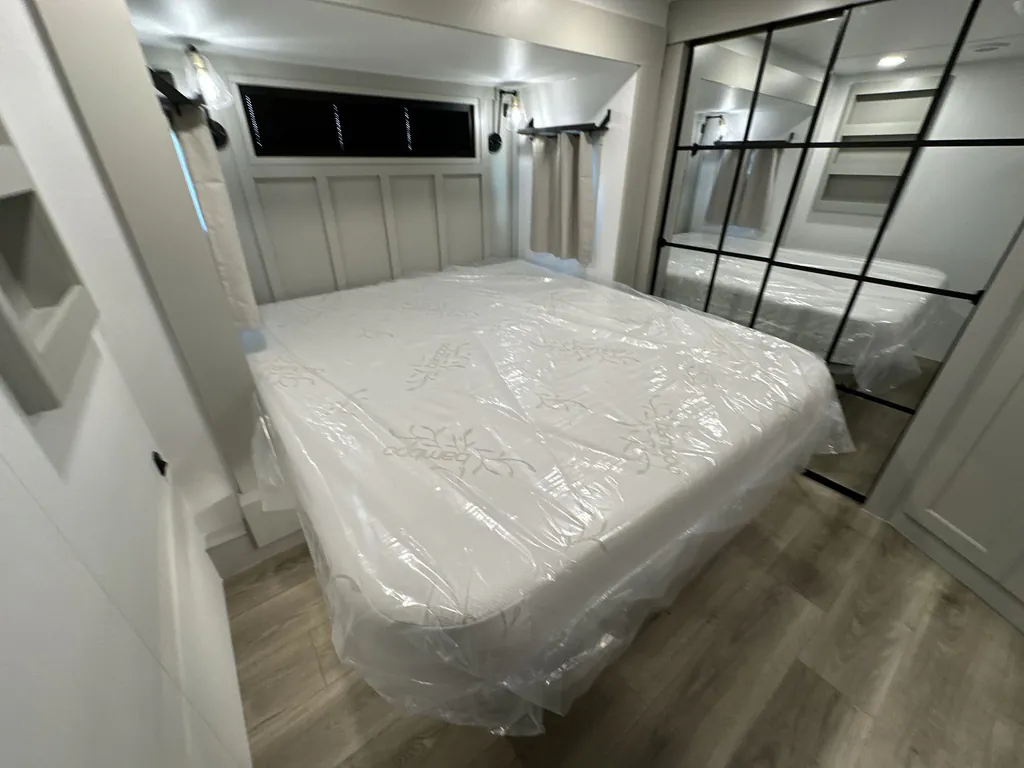 2026 Brinkley Model G 3970, Photos photo 32