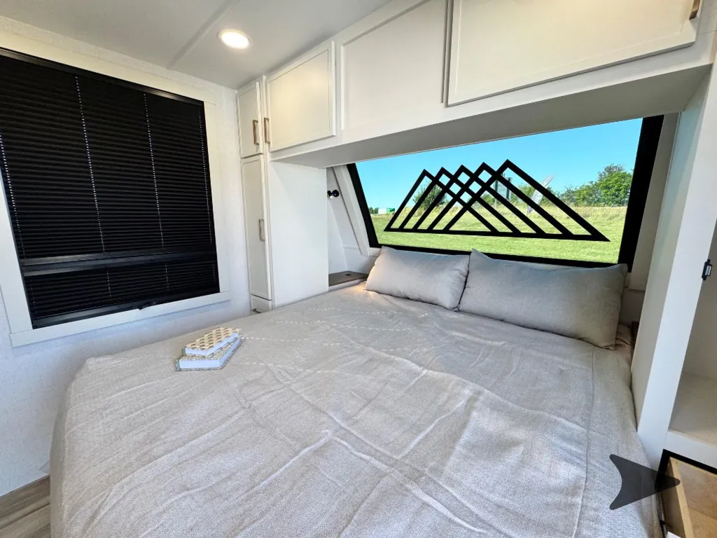 2027 Brinkley Model I 290, Photos photo 16
