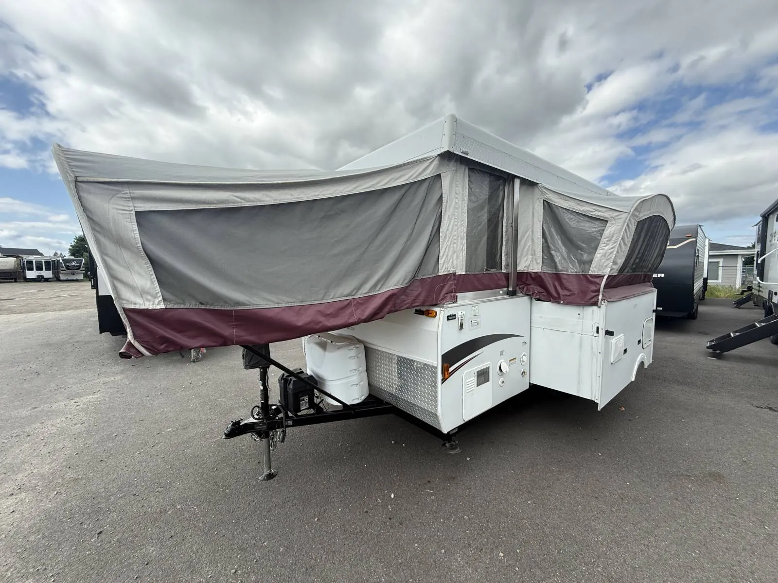 2010 Keystone RV Coleman Niagra - Photo 4