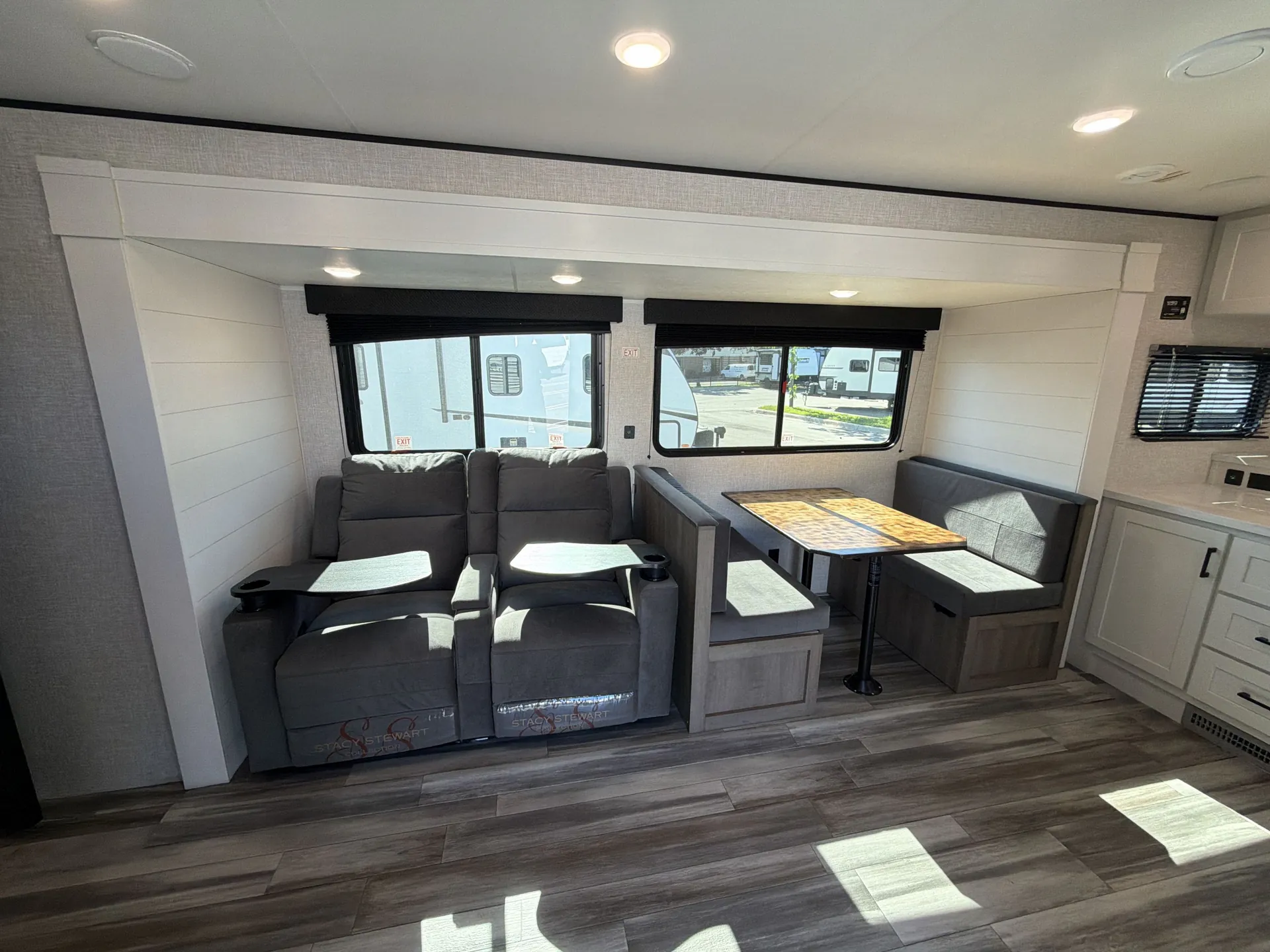 2025 Jayco Jay Flight 280FKS — living area main