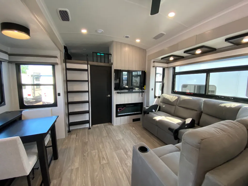 2027 Jayco North Point 380FBRK, Photos photo 20