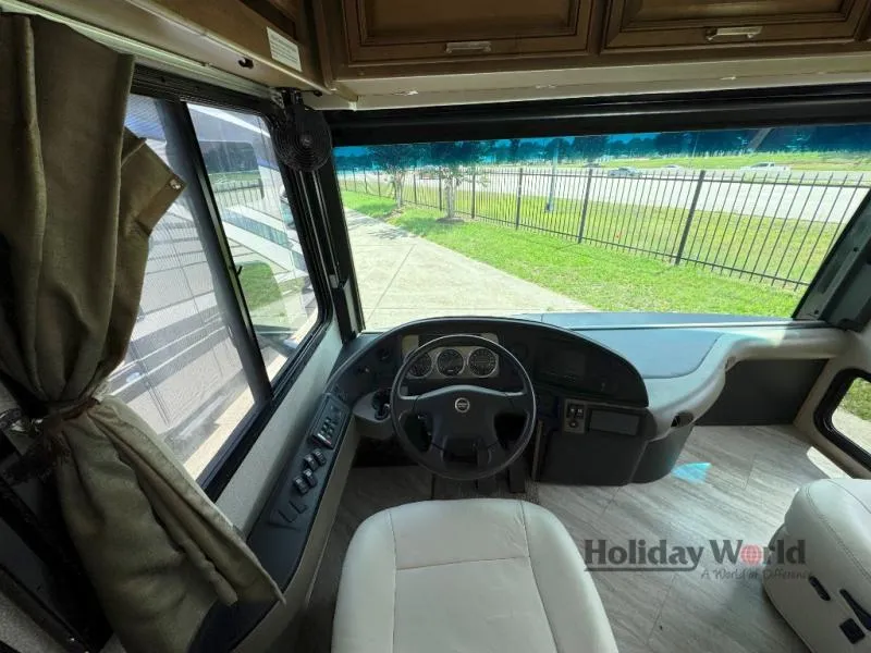 2019 Fleetwood Pace Arrow 36U - Photo 4