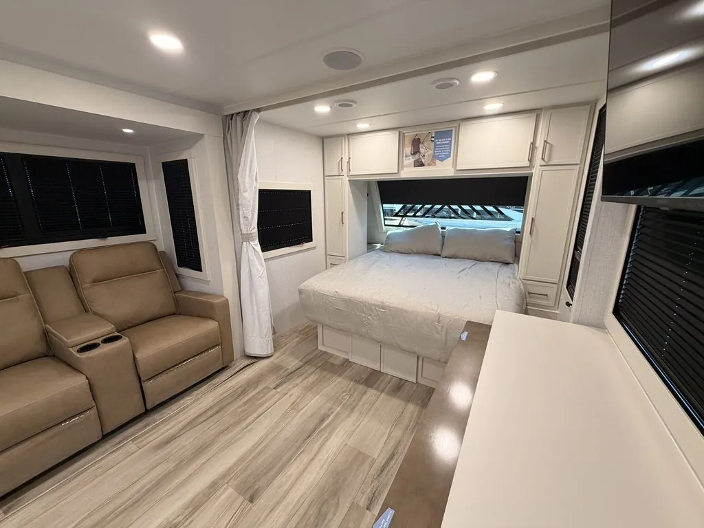 2026 Brinkley Model I 235, Photos photo 5