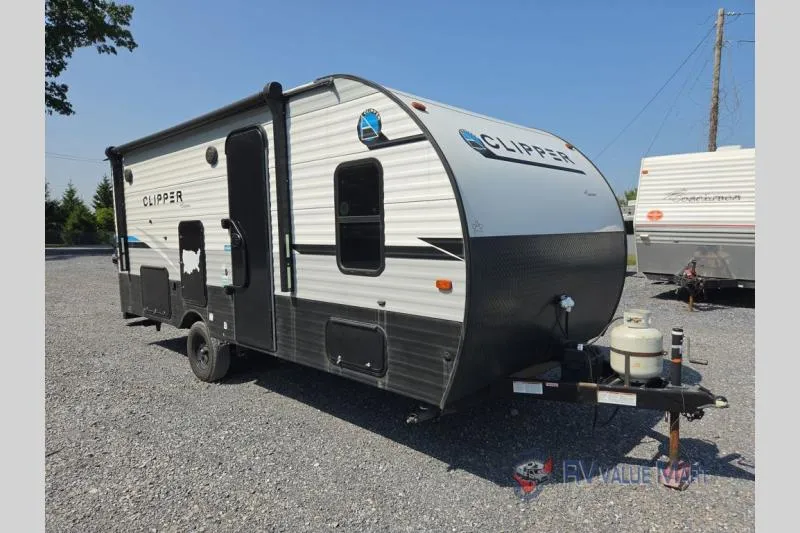2022 Coachmen Clipper 182DBU - Photo 3