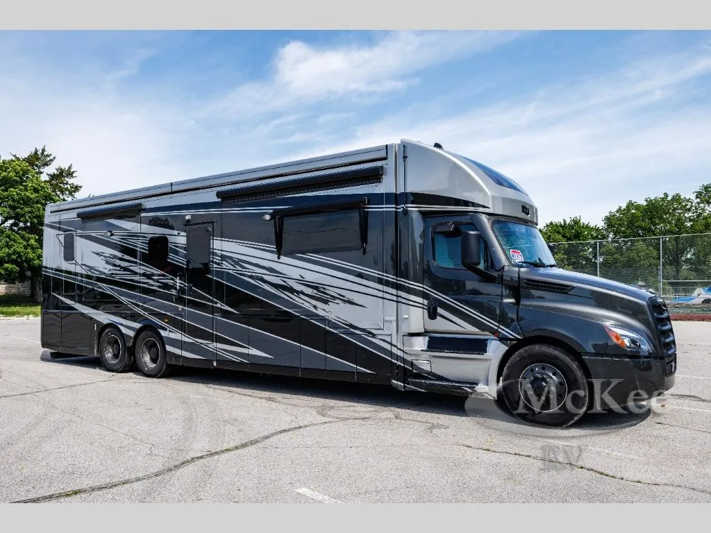 2026 Newmar Summit Aire 4540 - Photo 2