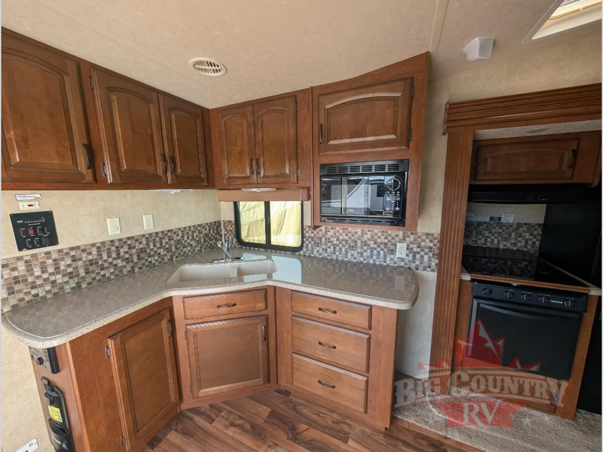 2014 Forest River Salem Villa 400FLT dealer photo 8 from Big Country RV
