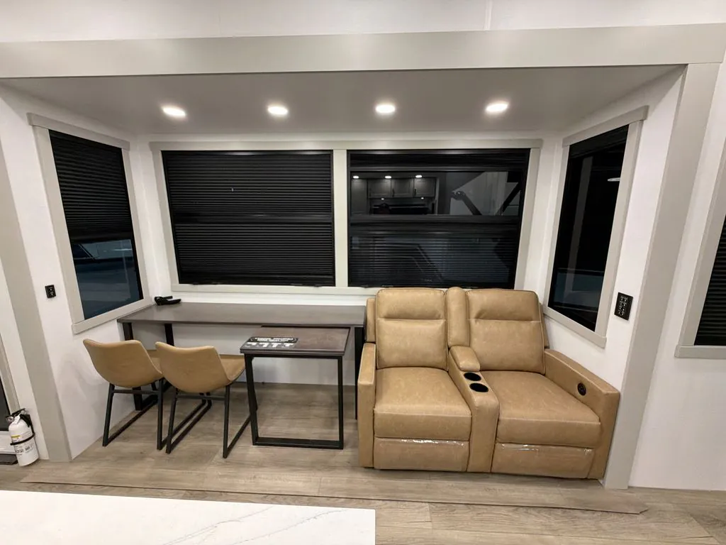 2026 Brinkley Model G 4100, Photos photo 18