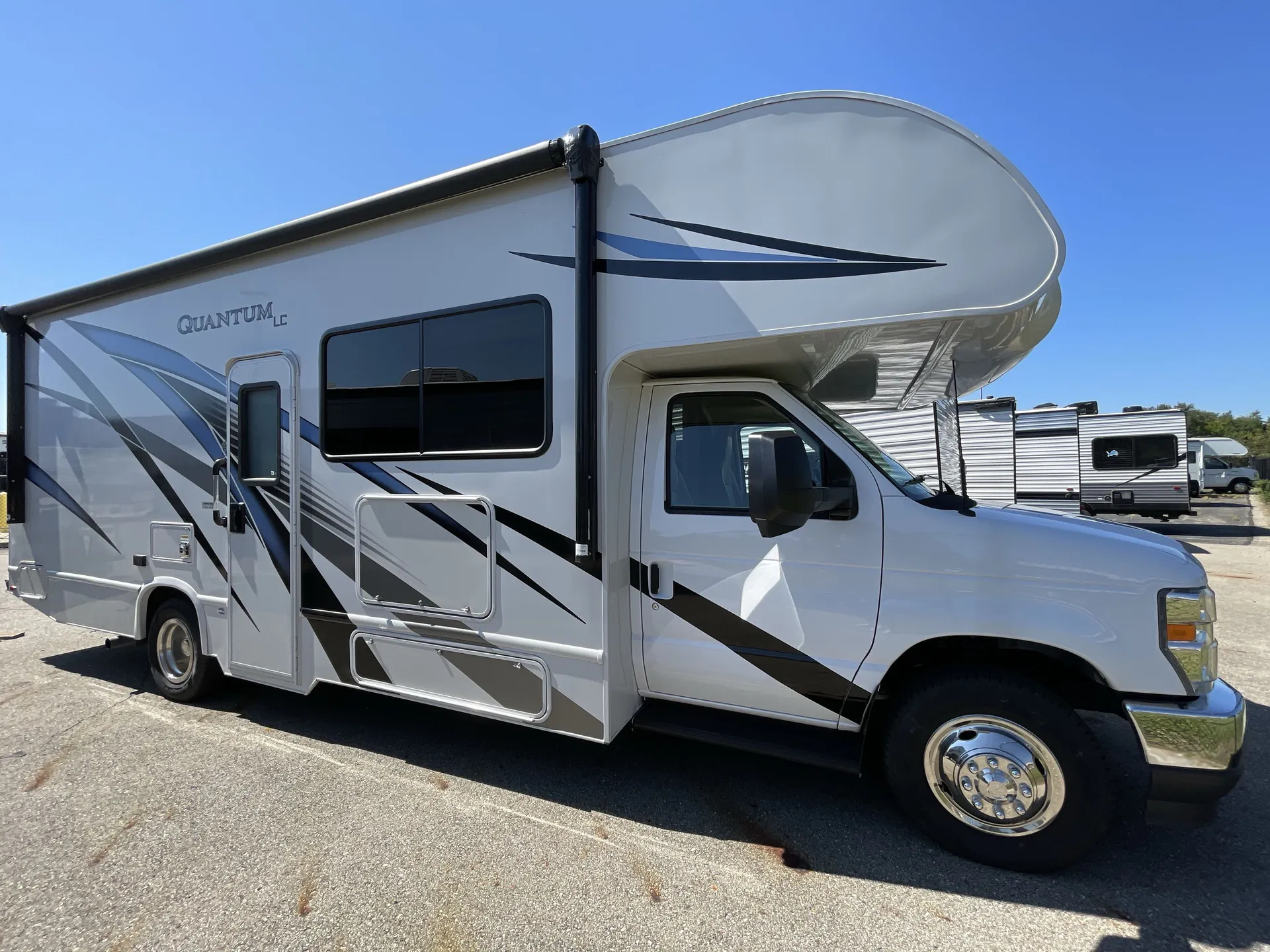 2024 Thor Motor Coach Quantum LC26 dealer photo 5 from Camping World