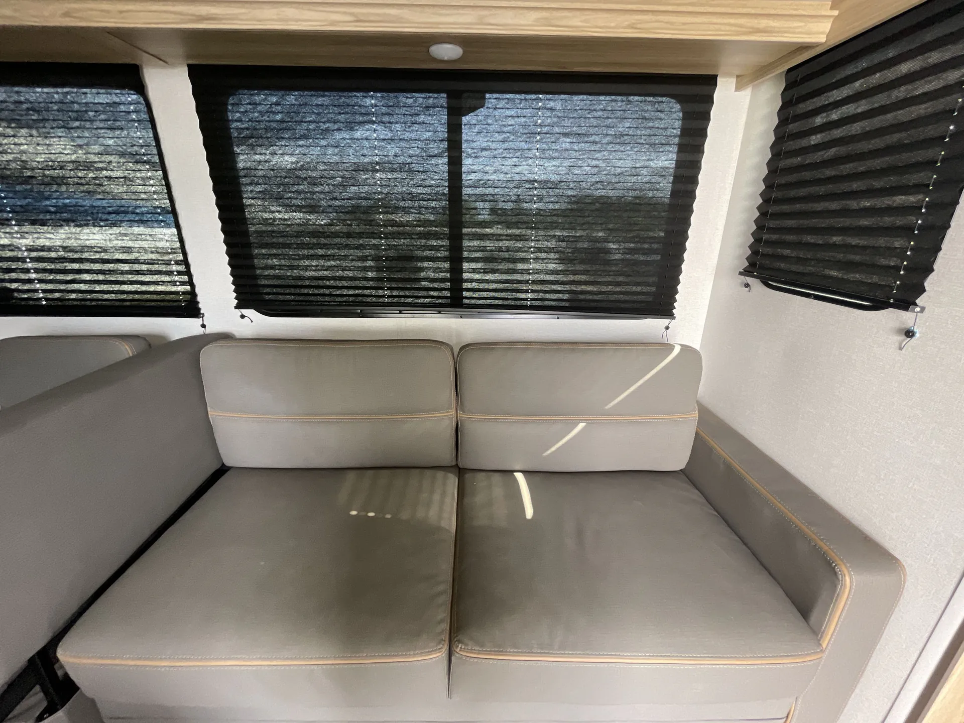 2025 Cruiser RV Avenir 32QB — living area main