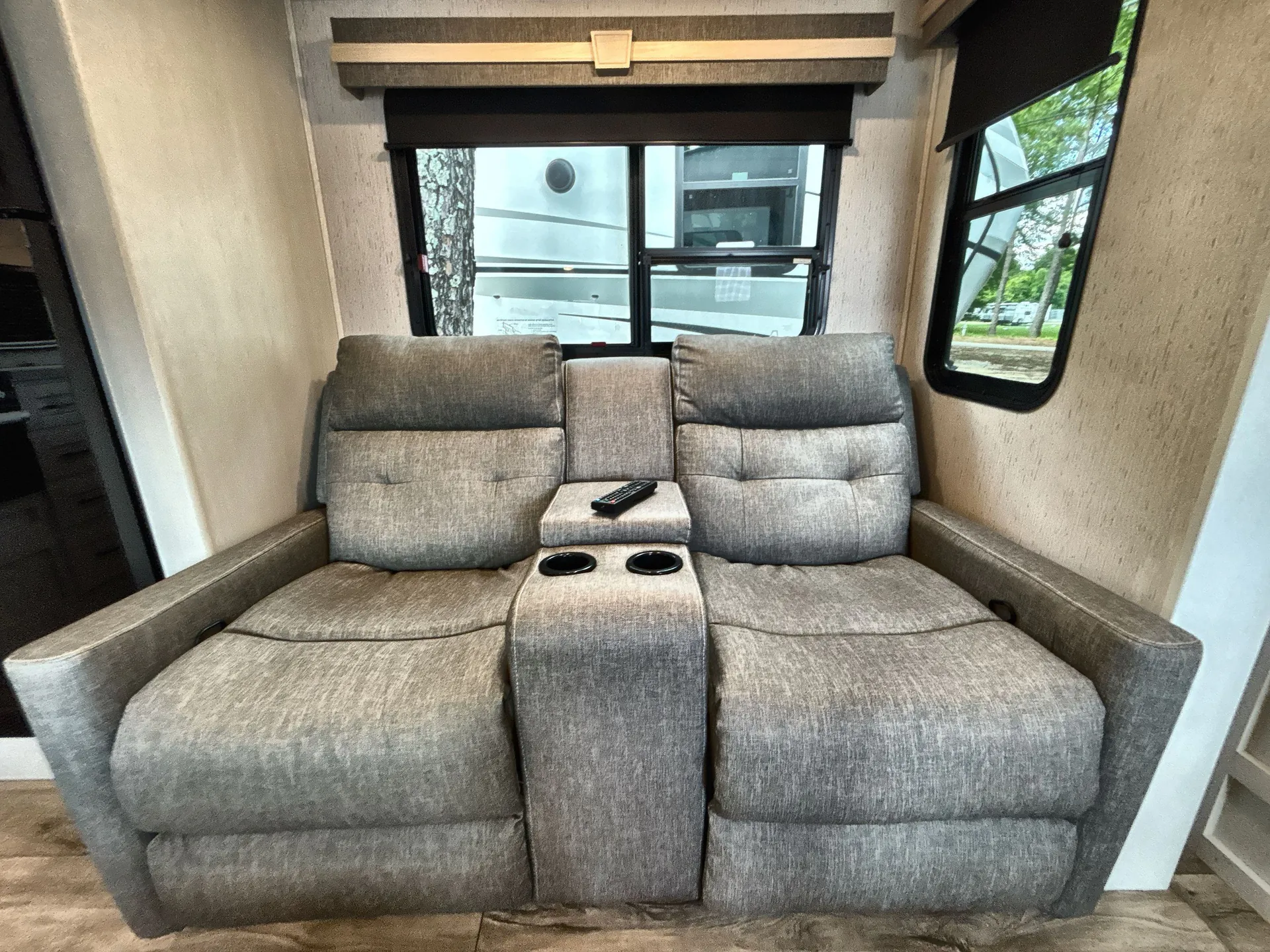 2024 Dutchmen Astoria Half-Ton 230ML — living area main