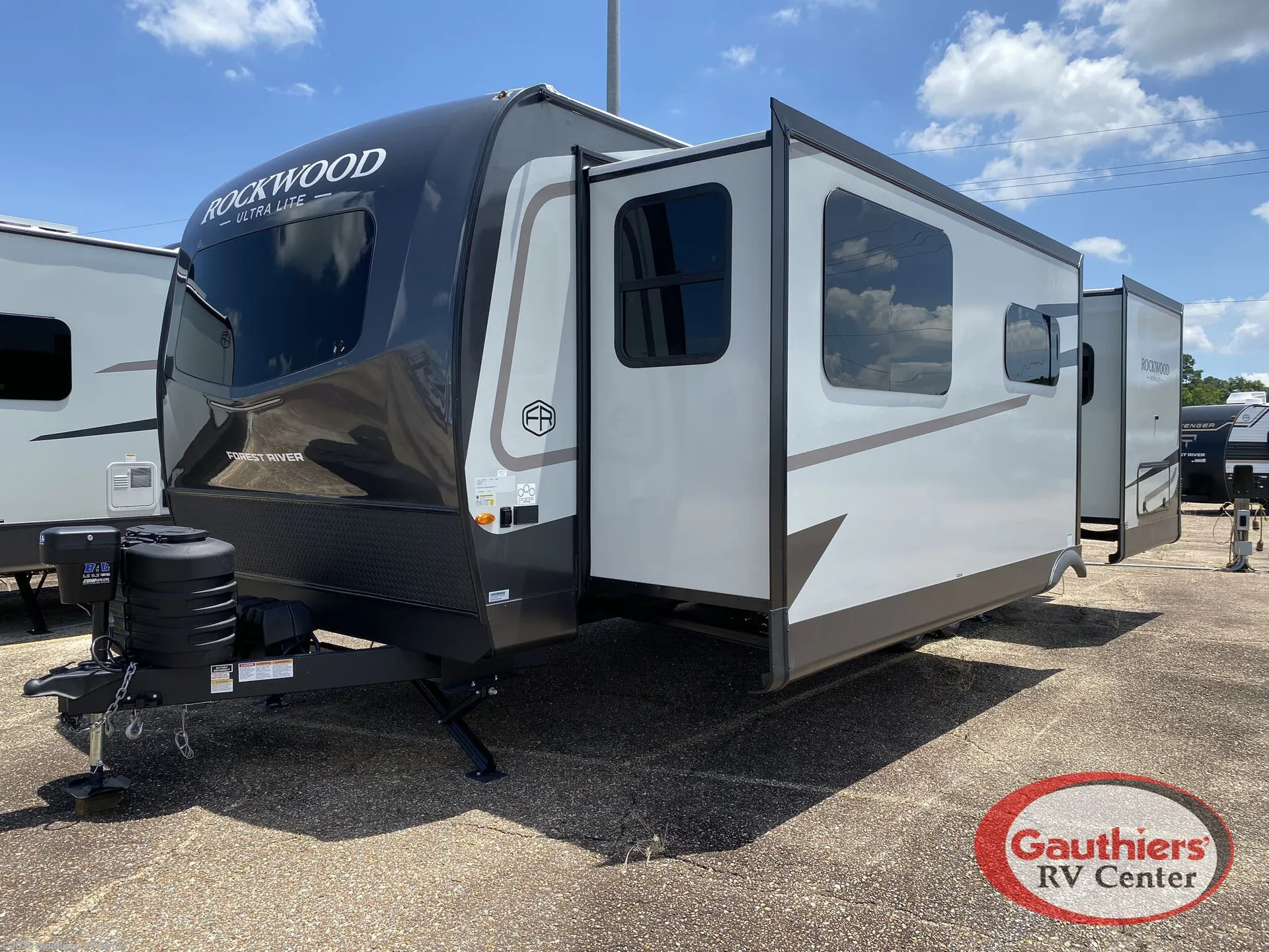2027 Forest River Rockwood Ultra Lite 2608BS - Photo 4