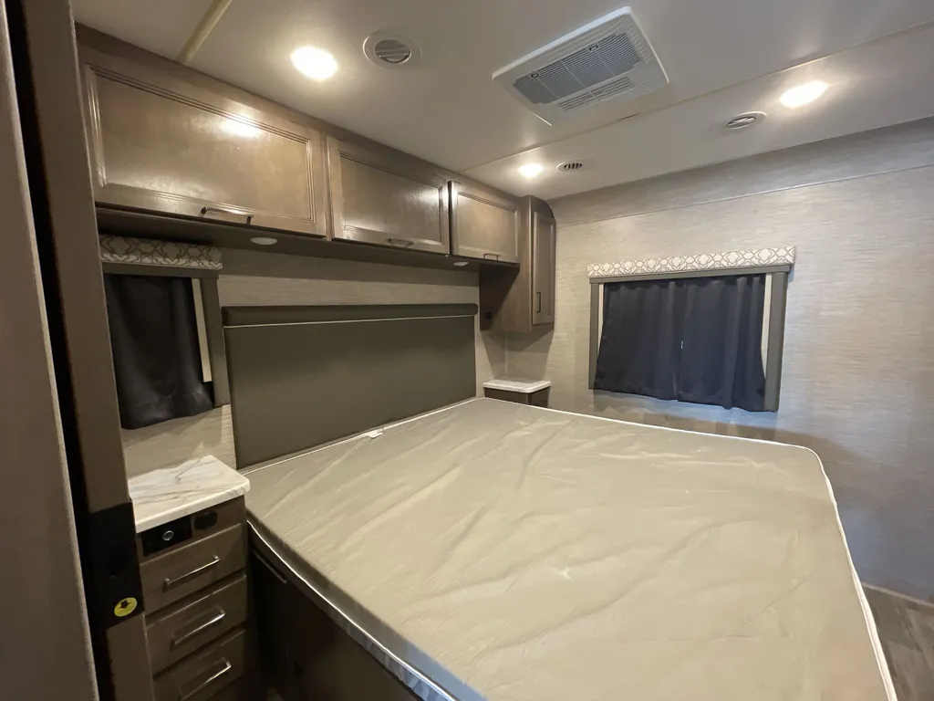 2022 Thor Motor Coach Freedom Traveler A32, Photos photo 13