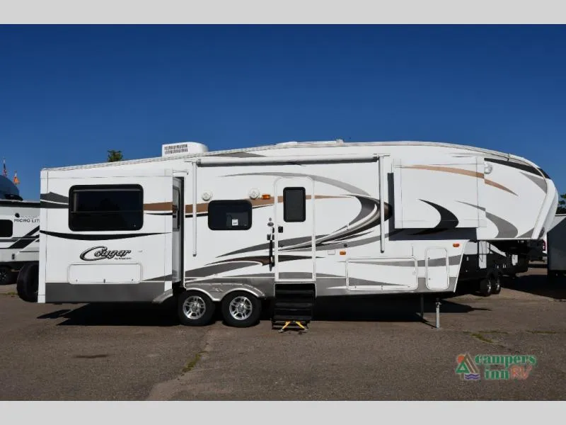2012 Keystone RV Cougar X-Lite 29RES - Photo 2