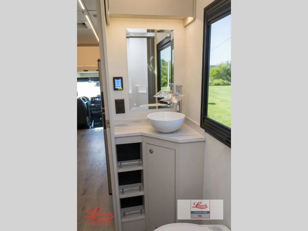 2027 Tiffin Wayfarer 25 PW, Photos photo 34
