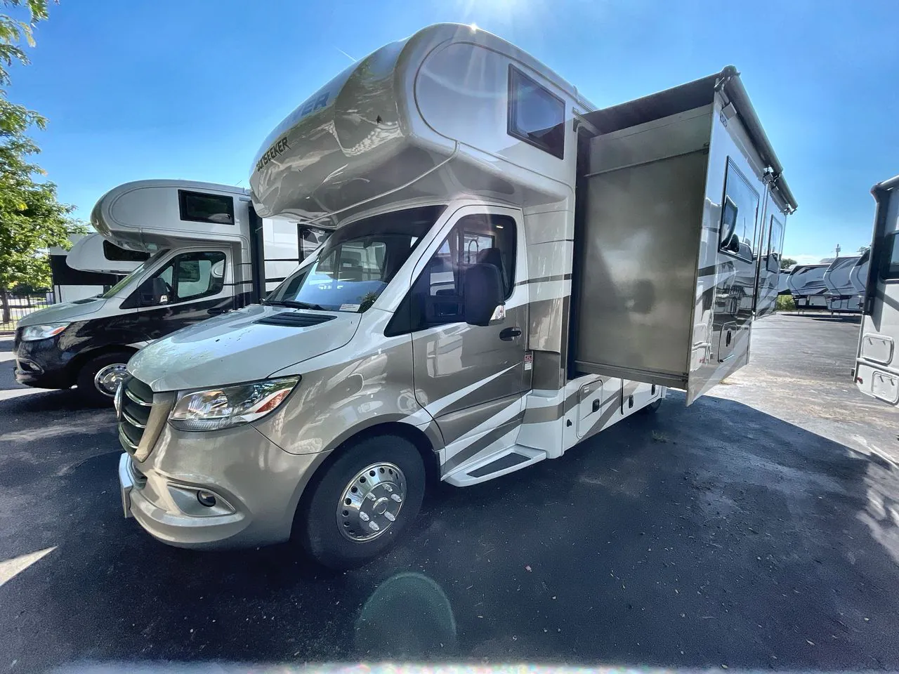 2026 Forest River Sunseeker MBS 2400BDS - Photo 2