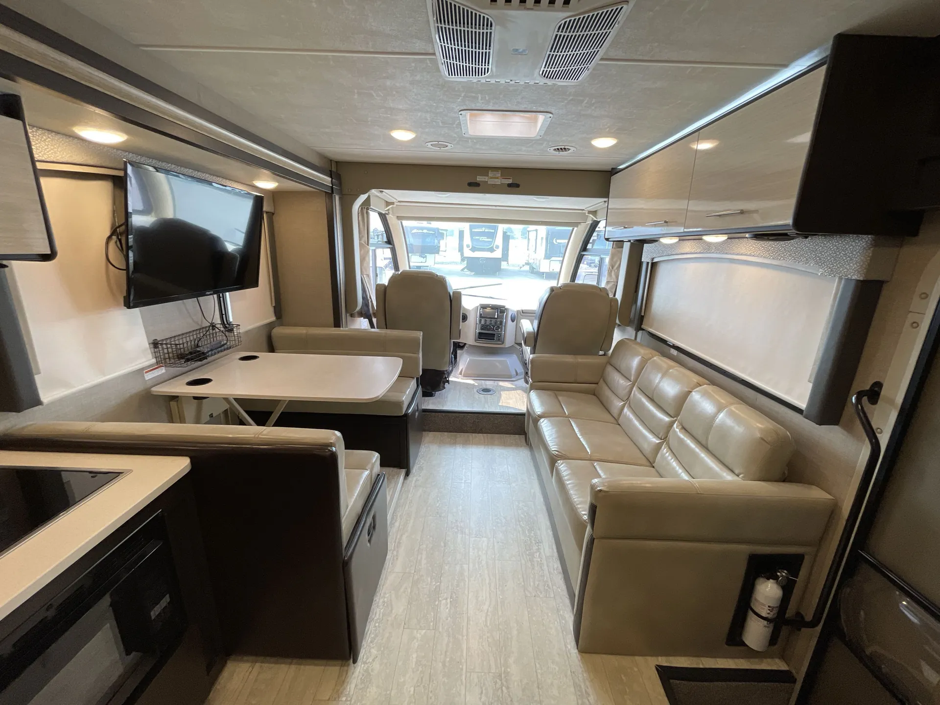 2020 Thor Motor Coach Vegas 27.7 — living area main