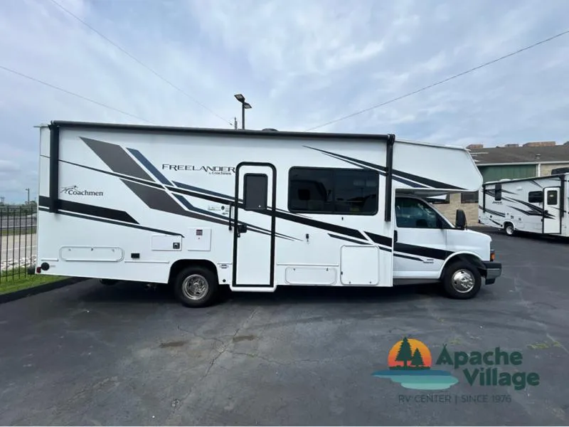 2022 Coachmen Freelander 26DS - Photo 3