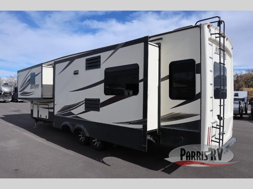 2016 Keystone Alpine 3600RS - Photo 4
