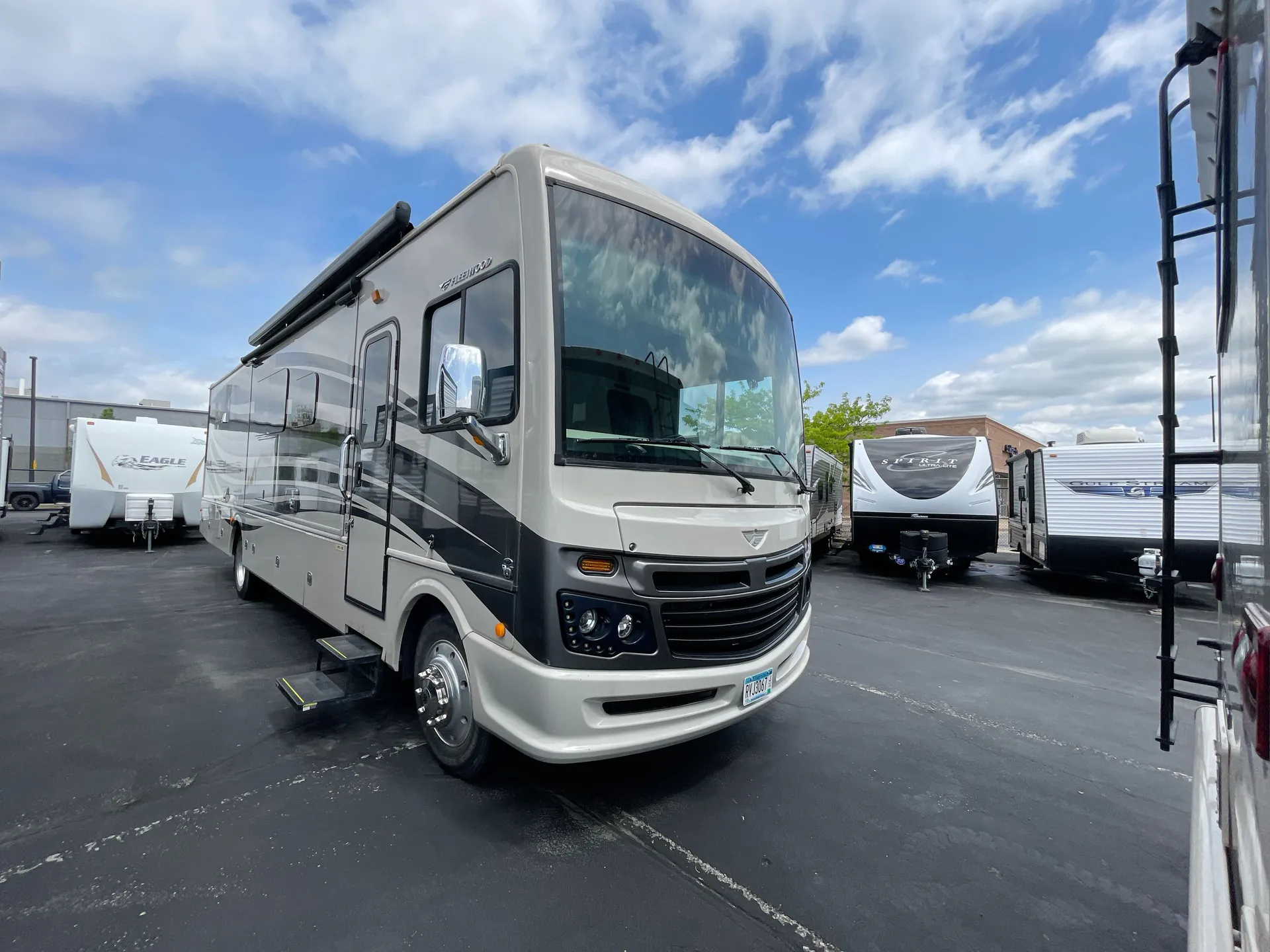 2017 fleetwood Bounder 36X - Photo 2