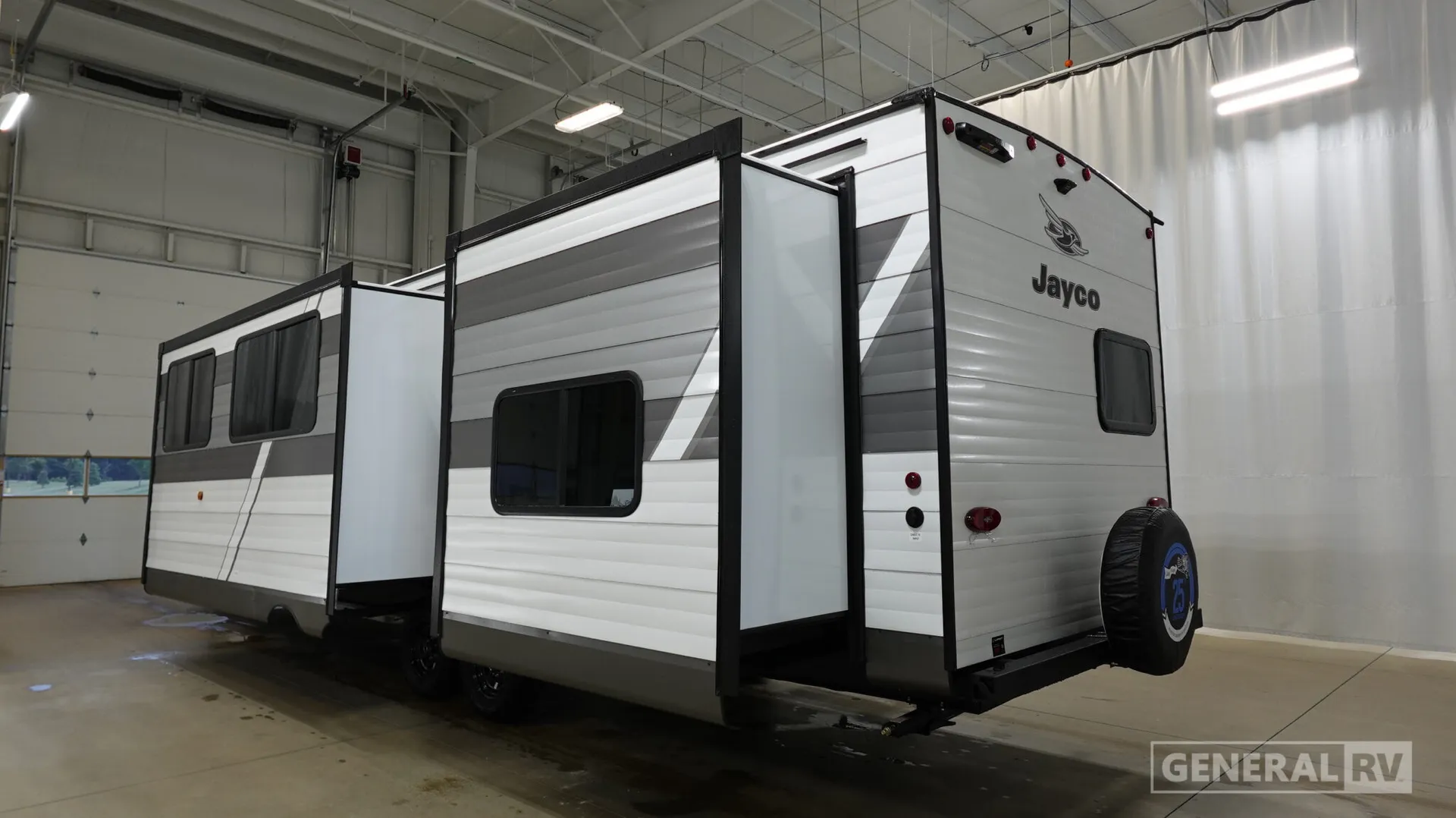 2027 Jayco Jay Flight SLX 321BDS - Photo 4