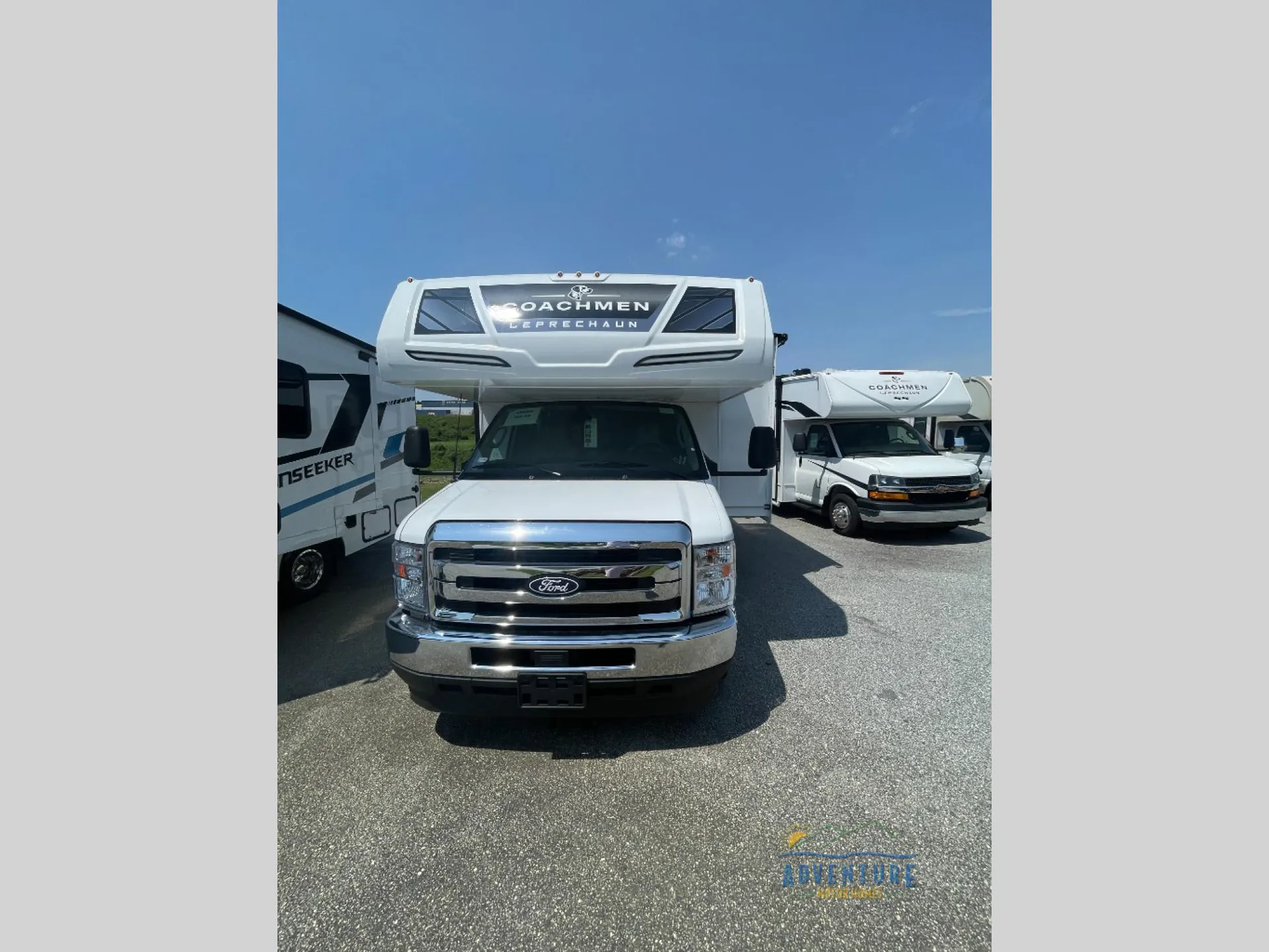 2027 Coachmen Leprechaun 308KB - Photo 4