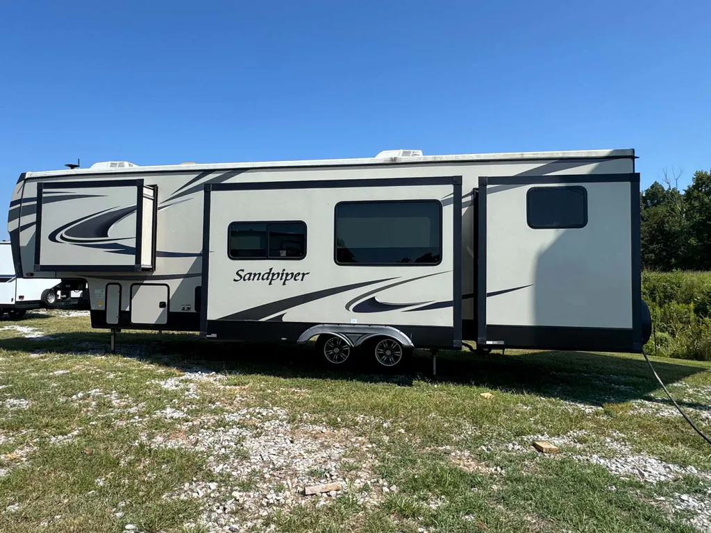 2021 Forest River Sandpiper 3330BH, Photos photo 22