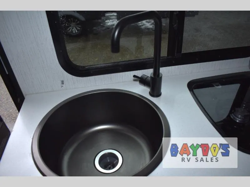 2022 Cruiser RV Hitch 17BHS - Photo 3