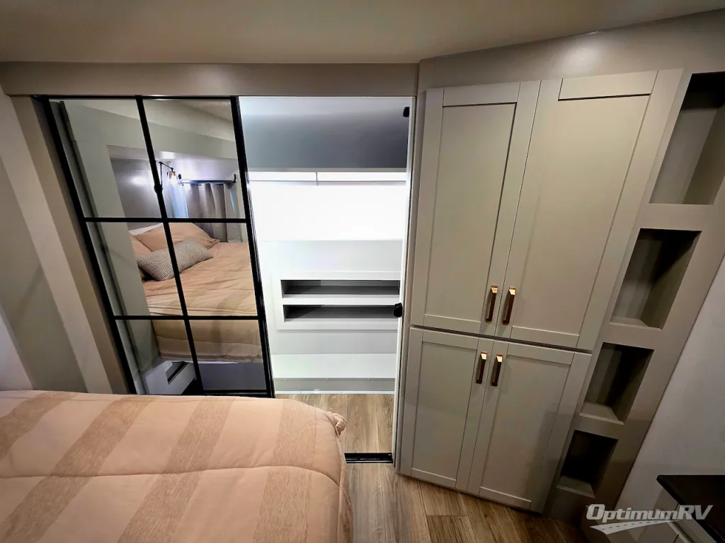 2025 Brinkley Model Z 3300, Photos photo 17