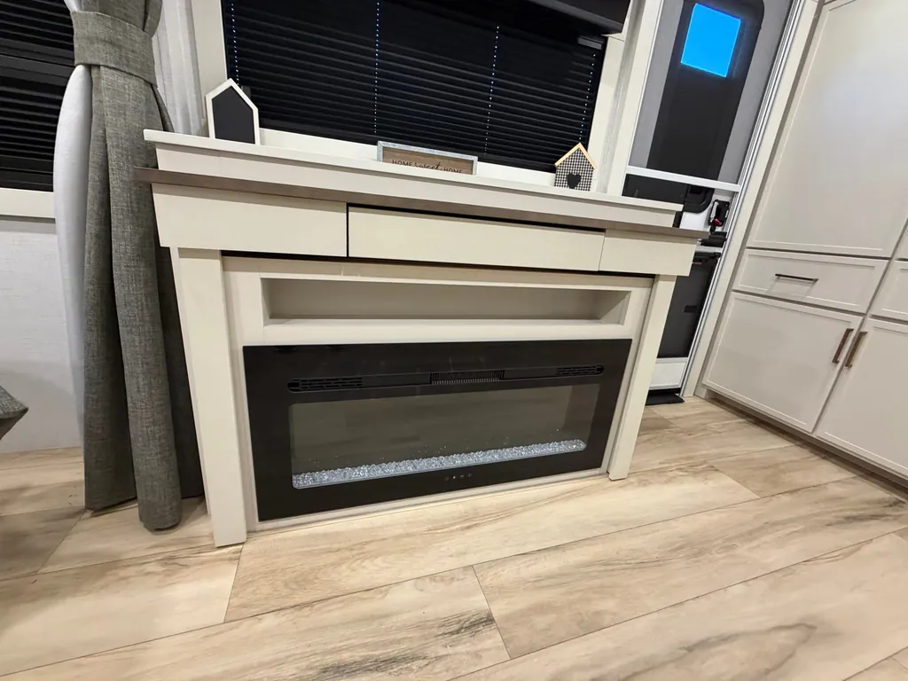 2026 Brinkley Model I 235, Photos photo 11
