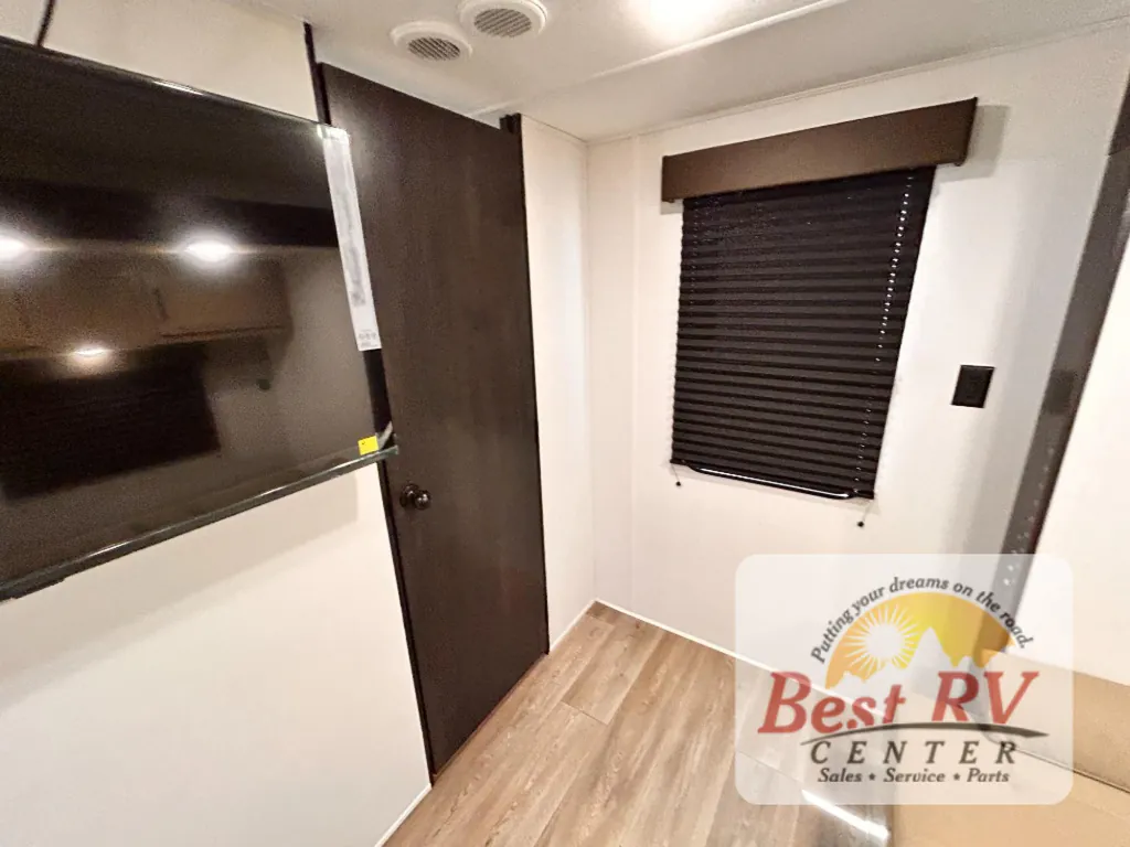 2027 Forest River Cherokee Timberwolf 39DC, Photos photo 90