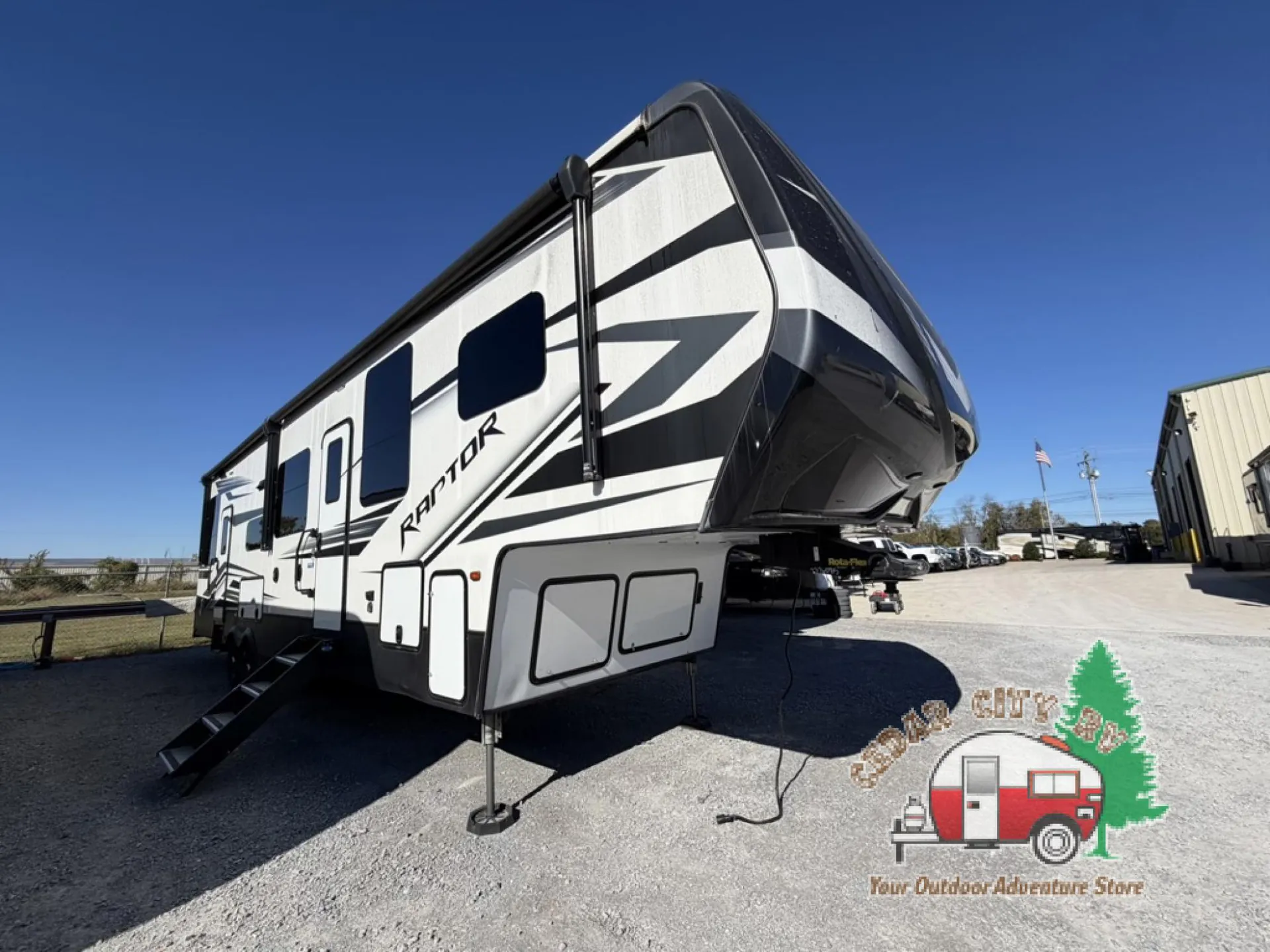 2021 Keystone Raptor 351