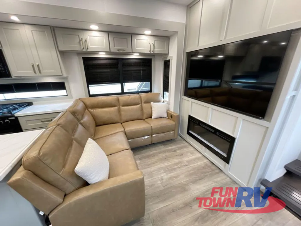 2026 Brinkley Model G 3970, Photos photo 12