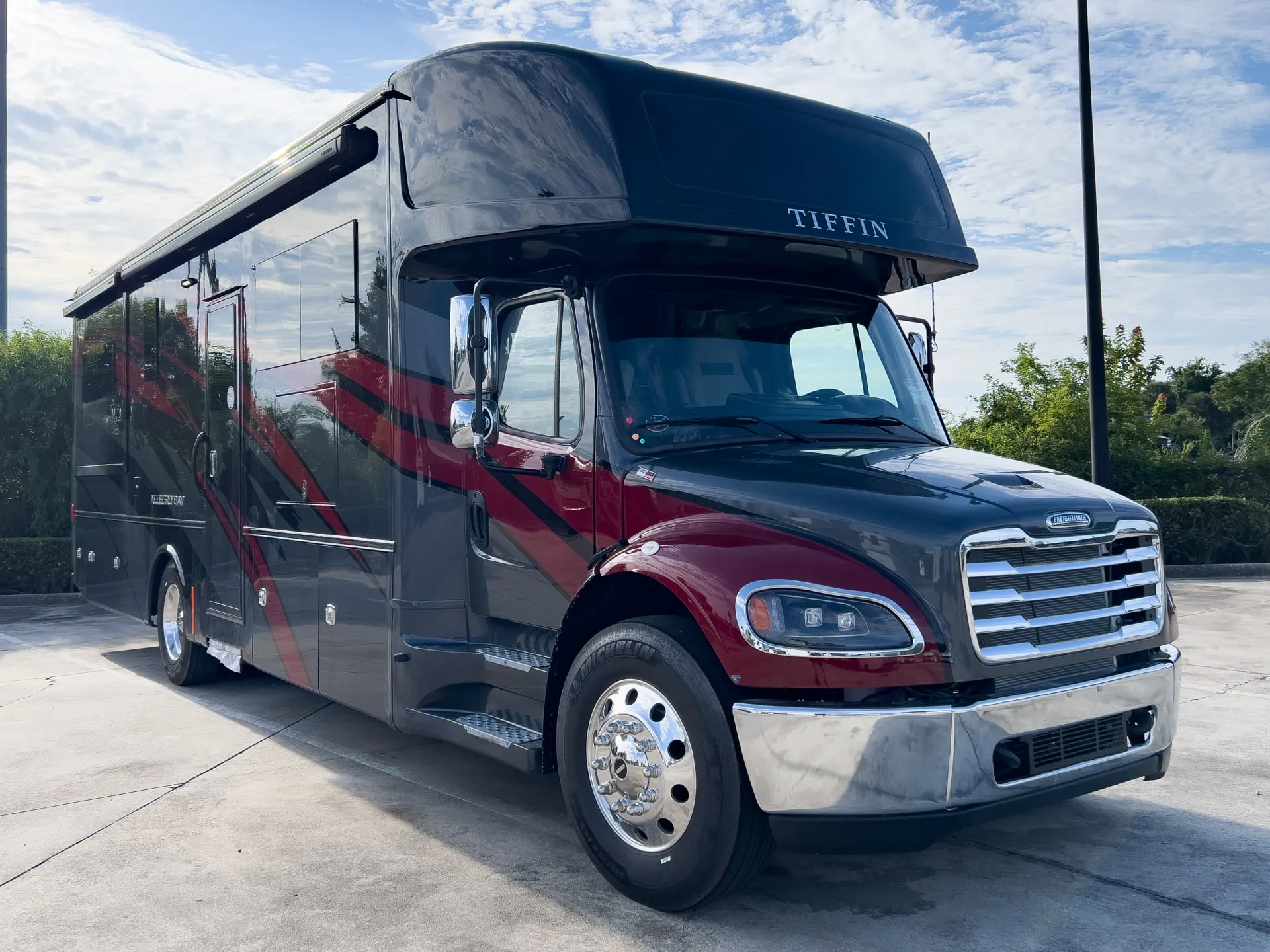 2027 Tiffin Allegro Bay 34 DB dealer photo 1 from La Mesa RV Center