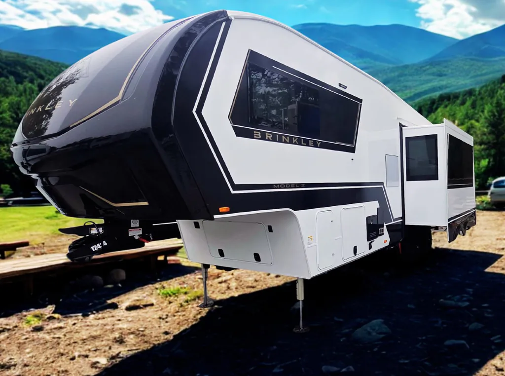 2026 Brinkley Model Z 2810, Photos photo 3