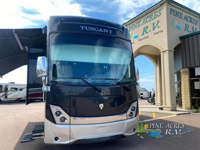 2018 Thor Motor Coach Tuscany Used    45AT only 029,124 Miles - Photo 3