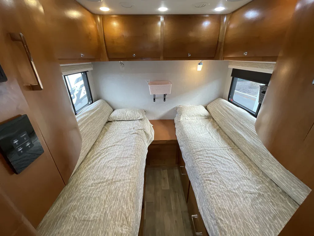 2019 Tiffin Wayfarer 24 TW, Photos photo 15