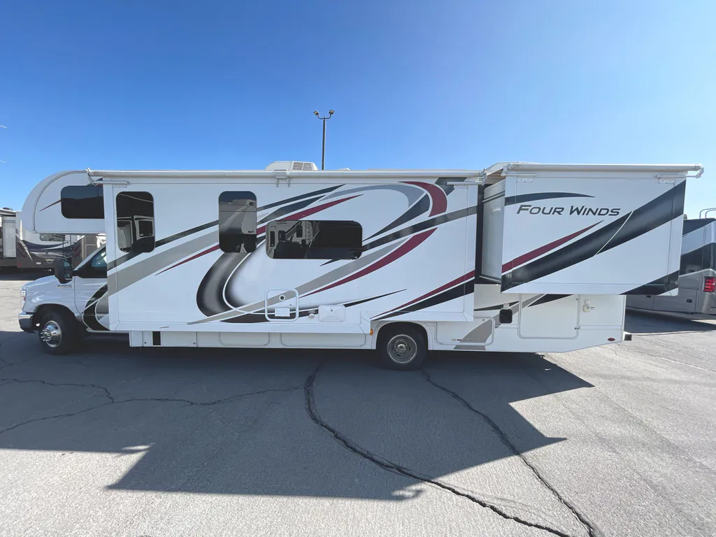 2021 Thor Motor Coach Four Winds 31B, Photos photo 6