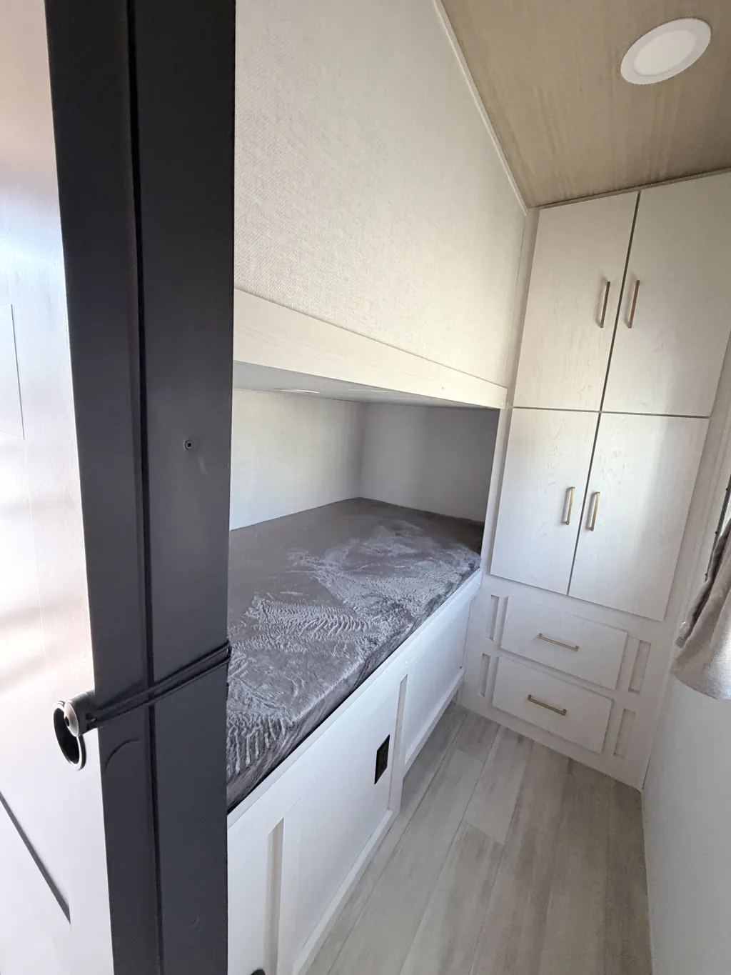 2027 Forest River Vibe 2900KB, Photos photo 10