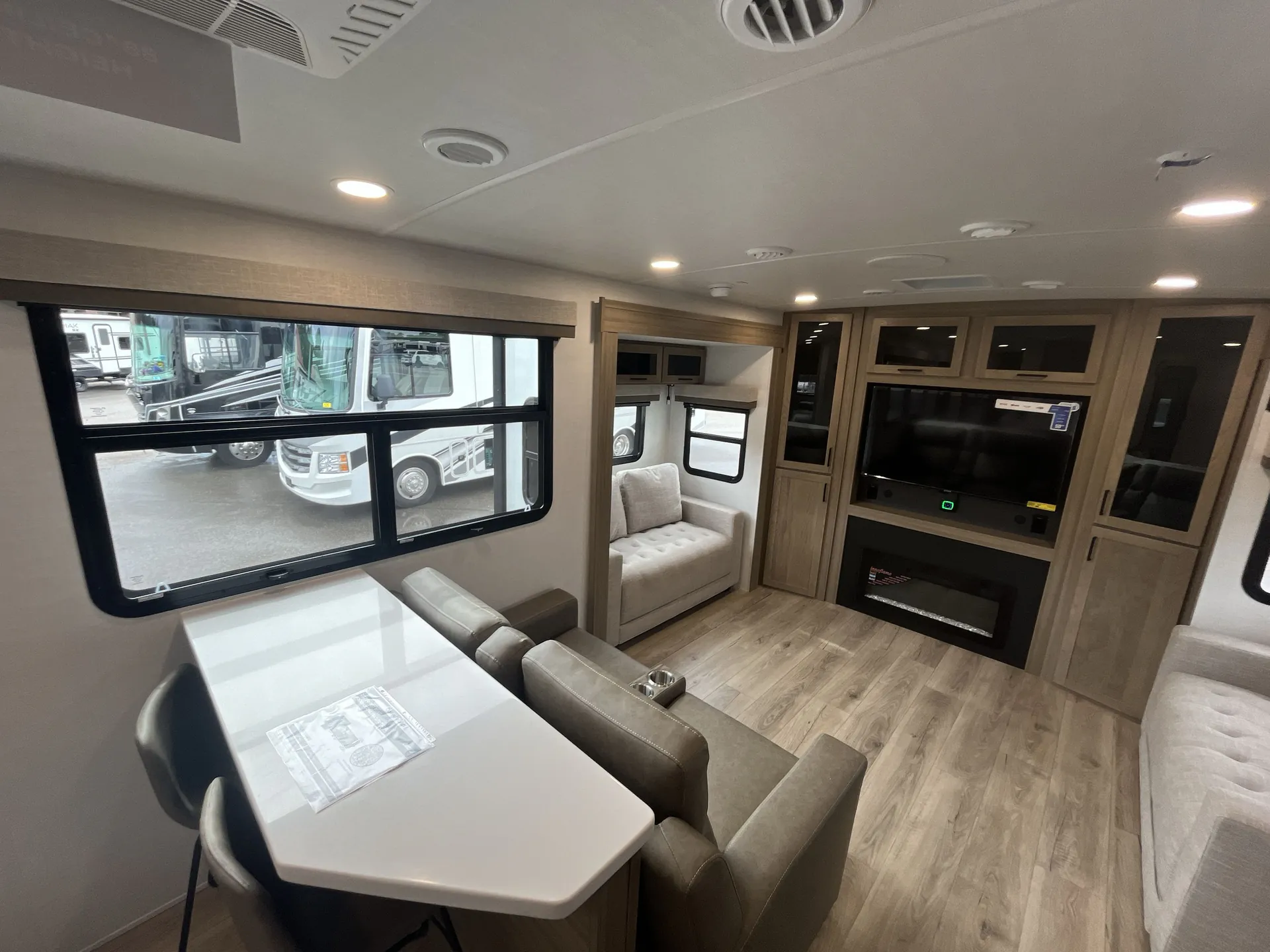 2027 Forest River Rockwood Ultra Lite 2921RL — campside