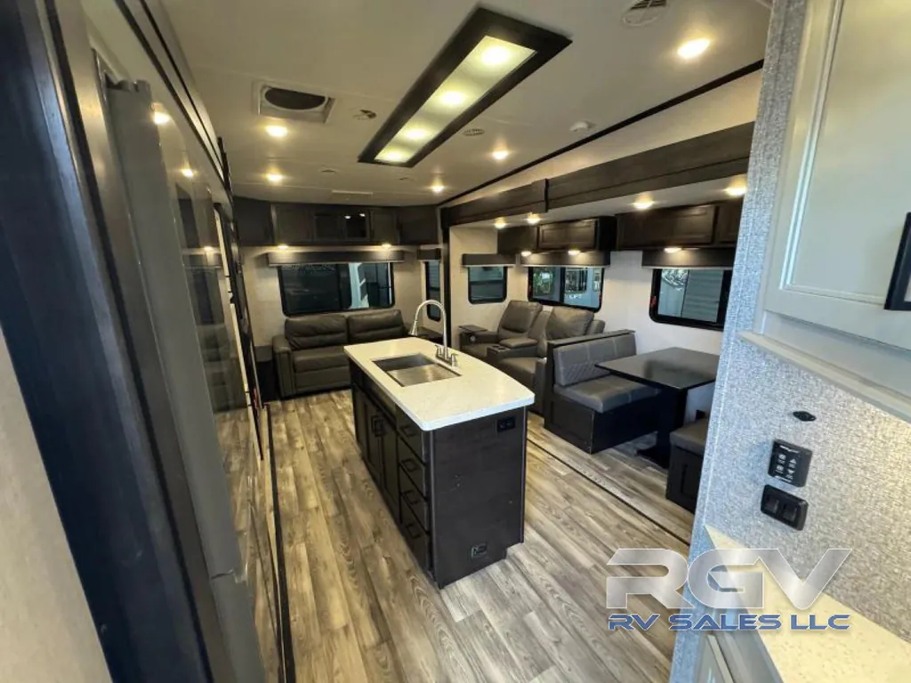 2022 Highland Ridge Silverstar XLT 354MBH, Photos photo 10