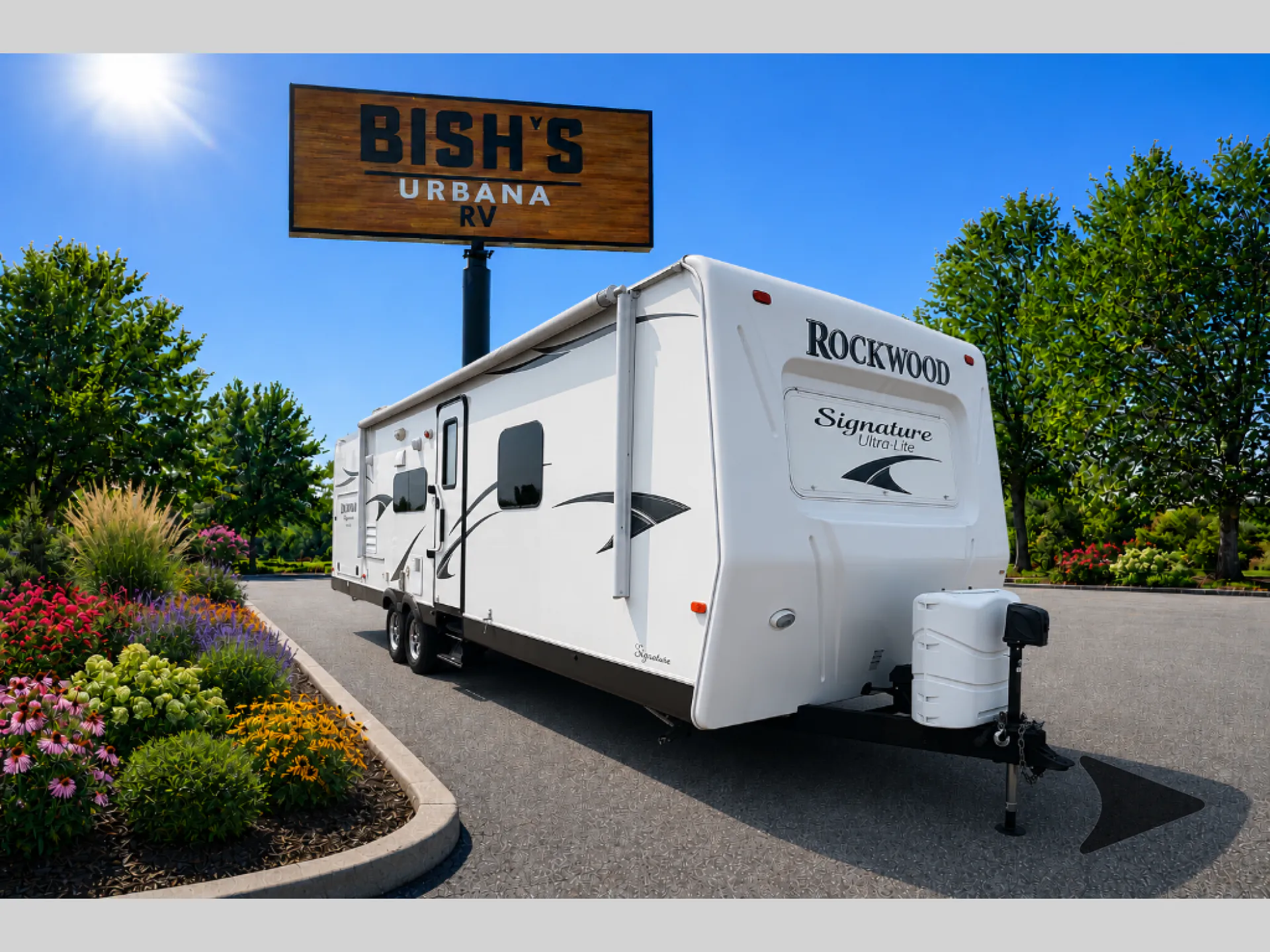 2014 Forest River Rockwood Signature Ultra Lite 8293RKBS - Photo 2