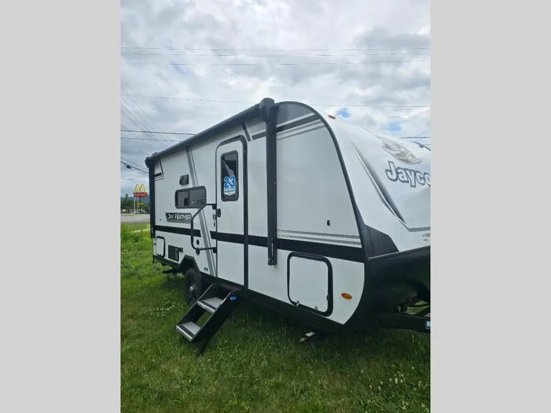 2027 Jayco Jay Feather Air 16RB - Photo 2