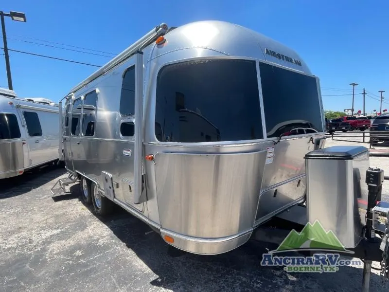 2023 Airstream International 23FB - Photo 2