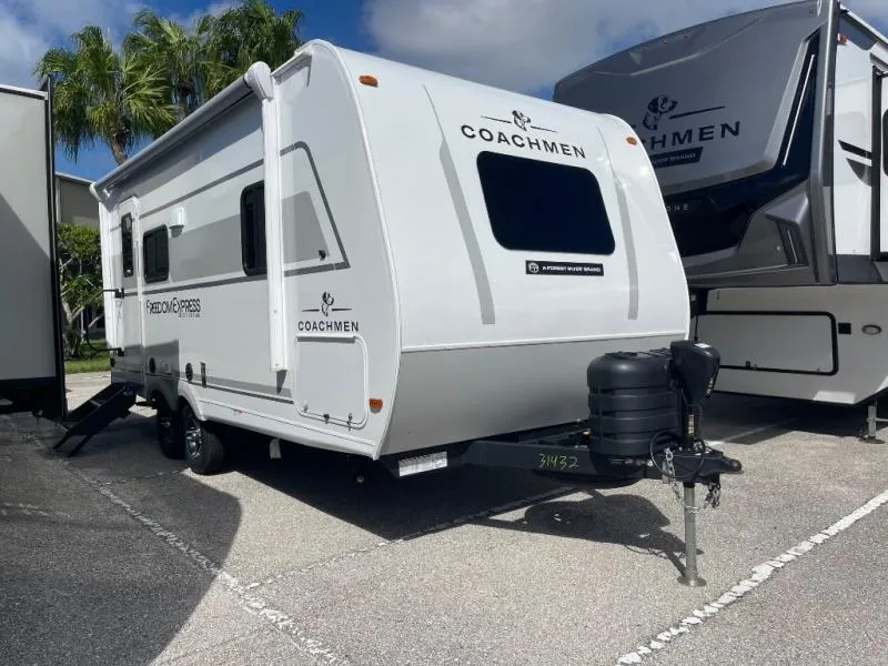 2026 Coachmen Freedom Express 19SE - Photo 2