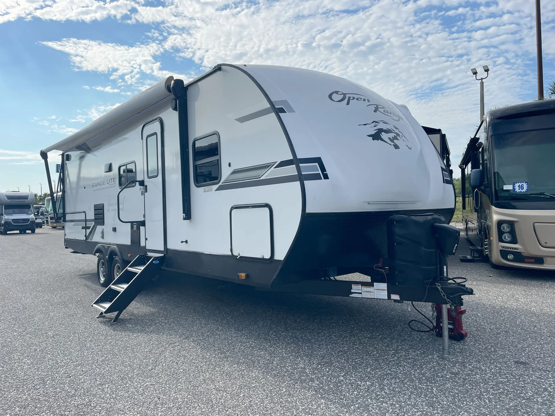 2022 Highland Ridge Range Lite 261BH - Photo 2
