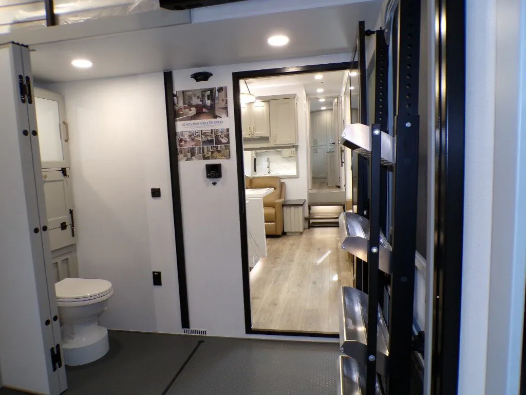 2026 Brinkley Model G 3520, Photos photo 19