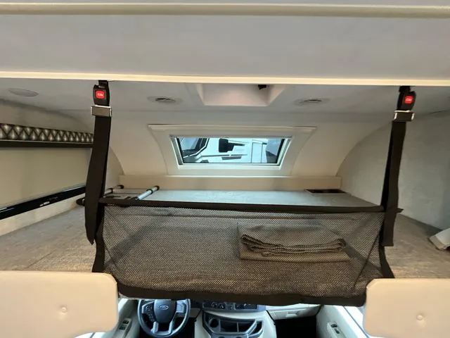 2022 Thor Motor Coach Quantum KW29 - Photo 4