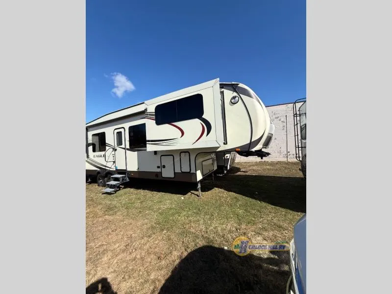 2016 Jayco Eagle 339FLQS - Photo 2