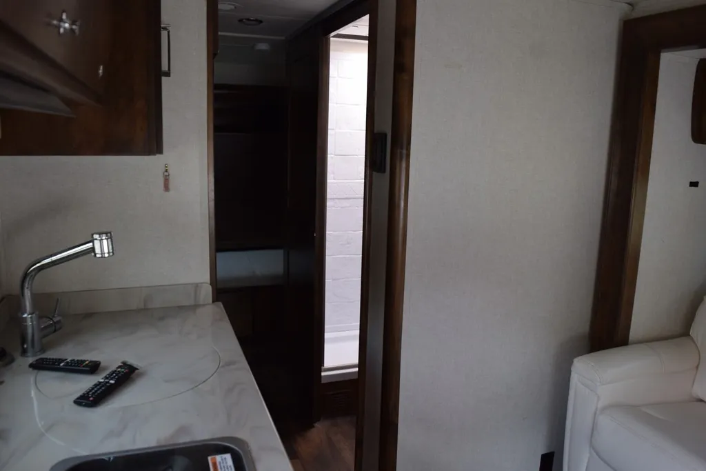 2019 Tiffin Wayfarer 25 QW, Photos photo 7